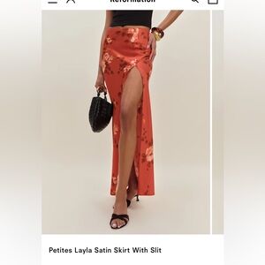 Reformation Layla Satin Skirt with Slit size 2P in Coral Bloom NWT